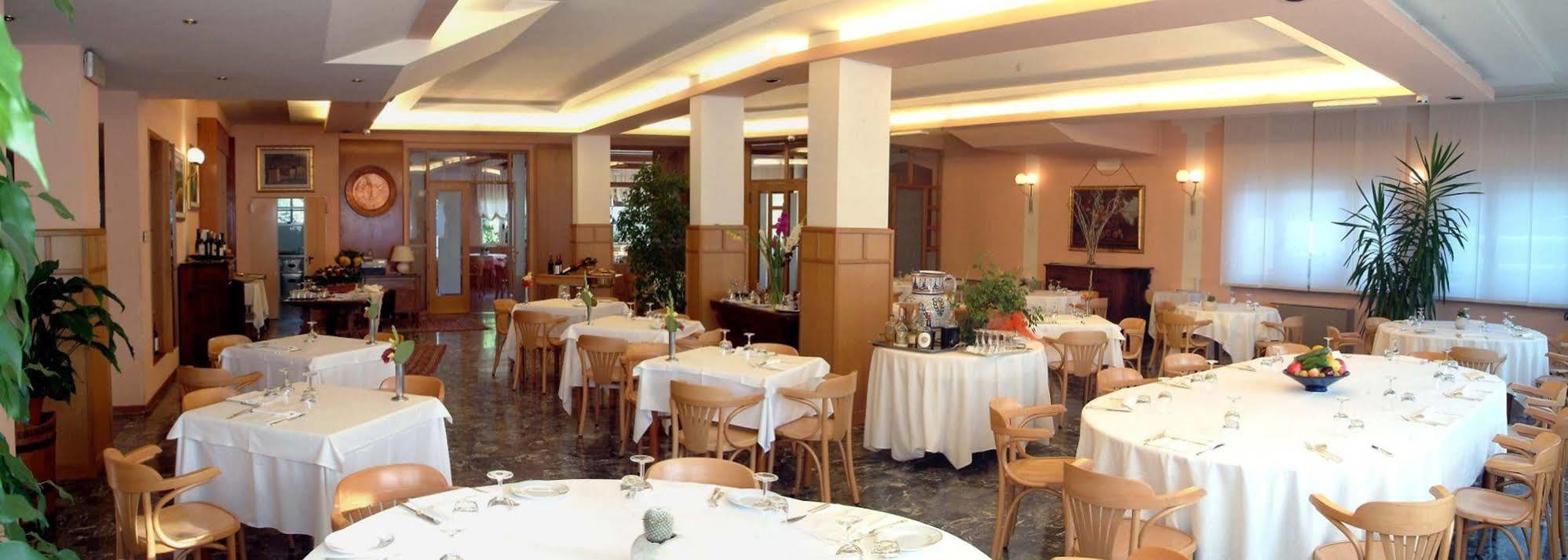 Locanda Alle Officine Buttrio Exterior photo